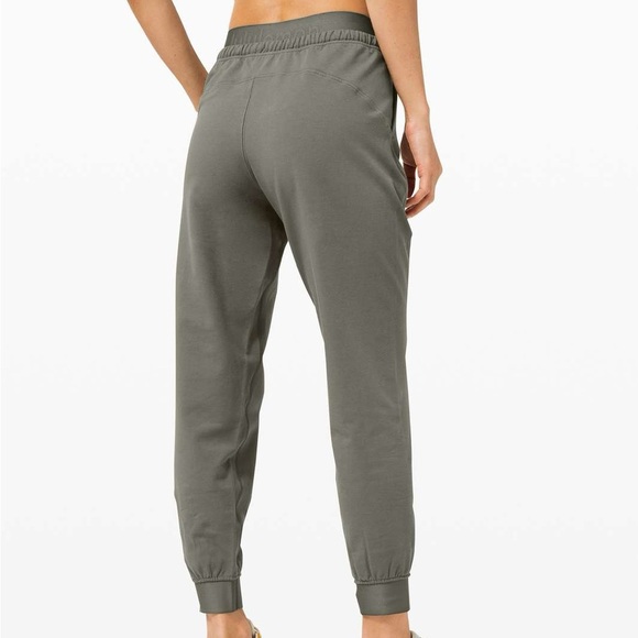 Lululemon Refreshed Routine Jogger Grey Sage size 6 - Picture 3 of 8